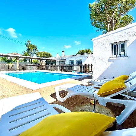 Gatu Serena Piscina Privada Mayores De 25 Anos Y Familias Chiclana de la Frontera